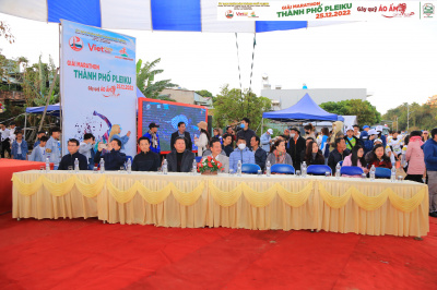 Foto Giải Marathon thành phố Pleiku 2022