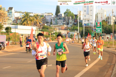 Foto Giải Marathon thành phố Pleiku 2022