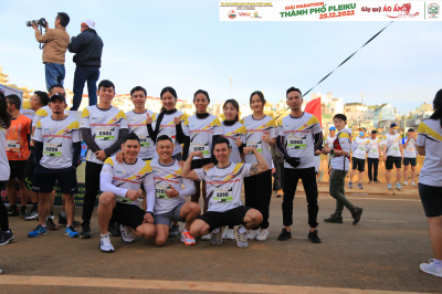 Foto Giải Marathon thành phố Pleiku 2022