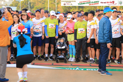 Foto Giải Marathon thành phố Pleiku 2022