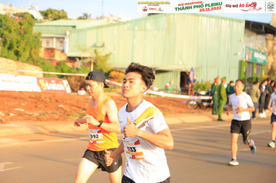 Foto Giải Marathon thành phố Pleiku 2022