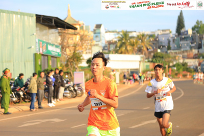Foto Giải Marathon thành phố Pleiku 2022