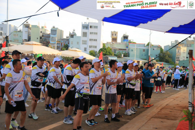 Foto Giải Marathon thành phố Pleiku 2022