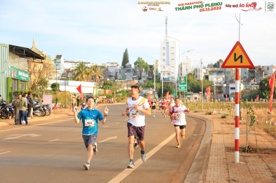 Foto Giải Marathon thành phố Pleiku 2022