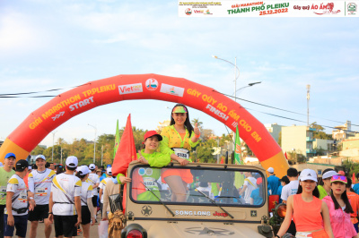 Foto Giải Marathon thành phố Pleiku 2022