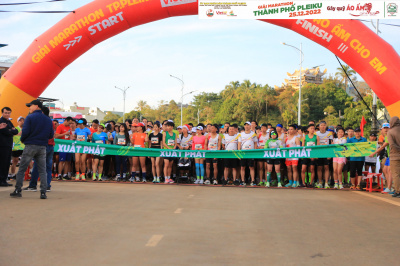 Foto Giải Marathon thành phố Pleiku 2022