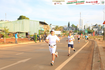 Foto Giải Marathon thành phố Pleiku 2022