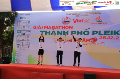 Foto Giải Marathon thành phố Pleiku 2022