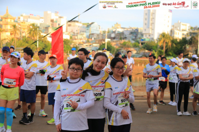 Foto Giải Marathon thành phố Pleiku 2022