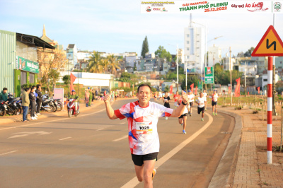Foto Giải Marathon thành phố Pleiku 2022
