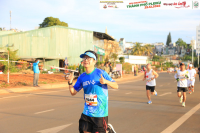 Foto Giải Marathon thành phố Pleiku 2022
