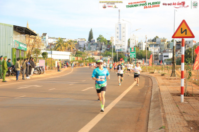 Foto Giải Marathon thành phố Pleiku 2022