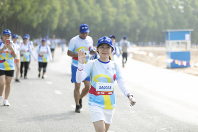 ภาพ Together We Step - Bước chân gắn kết yêu thương