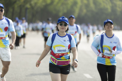 ภาพ Together We Step - Bước chân gắn kết yêu thương