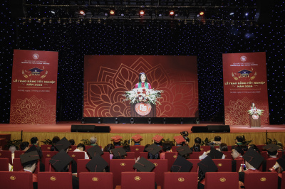 Ảnh LỄ TRAO BẰNG TỐT NGHIỆP TRƯỜNG ĐẠI HỌC NGOẠI THƯƠNG THÁNG 4-2024