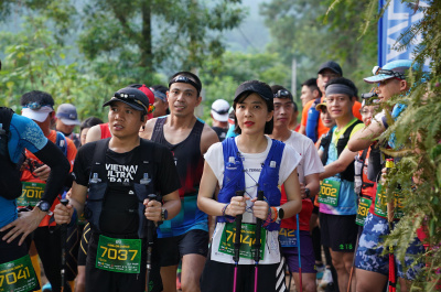 Hàm Lợn Chân Ái 照片