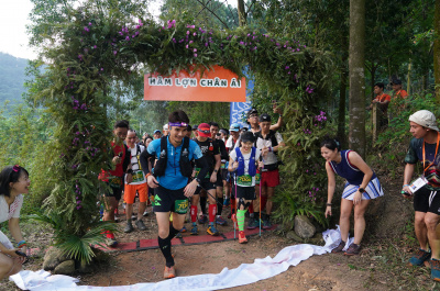 Hàm Lợn Chân Ái 照片