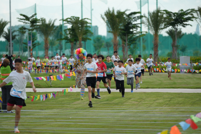 Foto Giải chạy vượt thử thách ViBRANT RaCE - Family Version