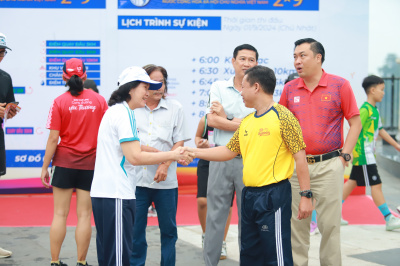 Giải chạy Cung đường những hàng Dầu 2024 照片