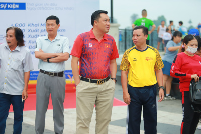 Giải chạy Cung đường những hàng Dầu 2024 照片