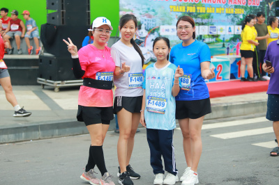 Giải chạy Cung đường những hàng Dầu 2024 照片