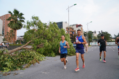 ภาพ 24H cho em - Chạy vì trẻ em vùng lũ