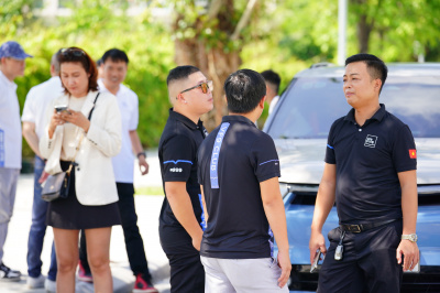 Photo “333 xe VF9” - Mãnh Liệt Tinh Thần Việt Nam