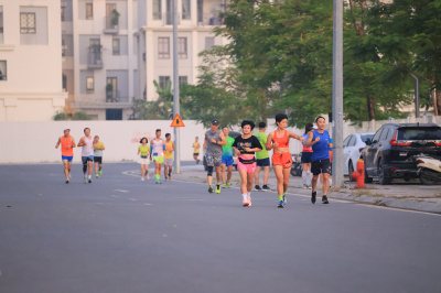 Foto Happy Feet Long Run - The Manor Central Park 06/10/2024