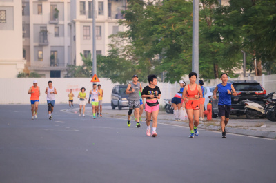 Foto Happy Feet Long Run - The Manor Central Park 06/10/2024