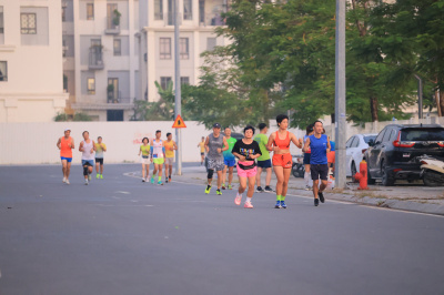 Foto Happy Feet Long Run - The Manor Central Park 06/10/2024
