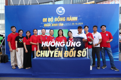 Foto Đi bộ đồng hành, hưởng ứng chuyển đổi số trên địa bàn Quận Bình Tân
