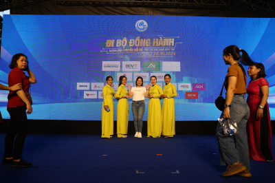 Foto Đi bộ đồng hành, hưởng ứng chuyển đổi số trên địa bàn Quận Bình Tân