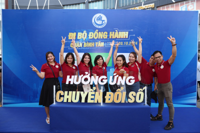Foto Đi bộ đồng hành, hưởng ứng chuyển đổi số trên địa bàn Quận Bình Tân