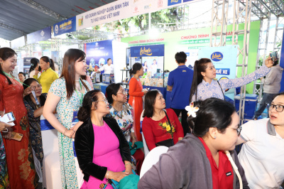 Foto Đi bộ đồng hành, hưởng ứng chuyển đổi số trên địa bàn Quận Bình Tân