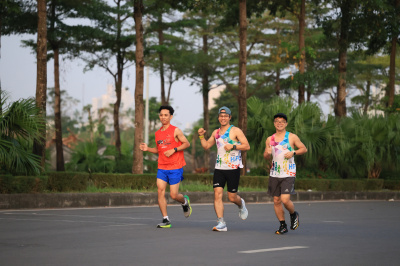 Foto Happy Feet Long Run - The Manor Central Park 02/11/2024