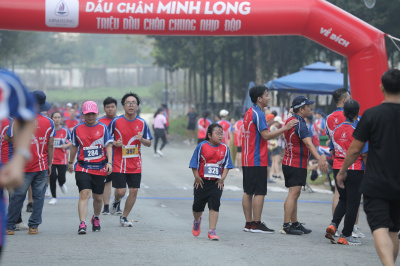 Foto DẤU CHÂN MINH LONG