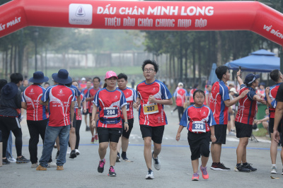 Foto DẤU CHÂN MINH LONG