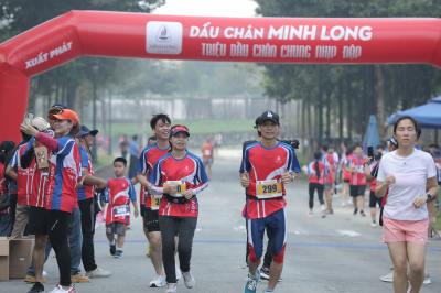 Foto DẤU CHÂN MINH LONG