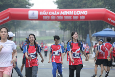 Foto DẤU CHÂN MINH LONG