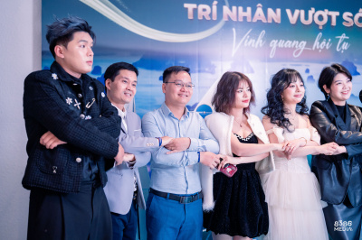 Foto Year End Party CEOHN8