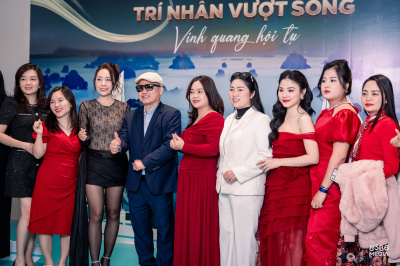 Foto Year End Party CEOHN8