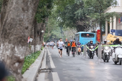 Photo Giải chạy "Toàn dân tiết kiệm năng lượng hưởng ứng Giờ Trái đất năm 2025"