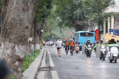 Photo Giải chạy "Toàn dân tiết kiệm năng lượng hưởng ứng Giờ Trái đất năm 2025"