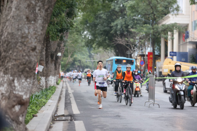 Photo Giải chạy "Toàn dân tiết kiệm năng lượng hưởng ứng Giờ Trái đất năm 2025"