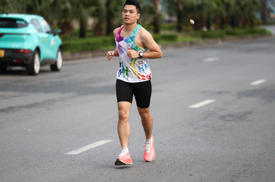 Photo Happy Feet Long Run - The Manor Central Park tuan 56