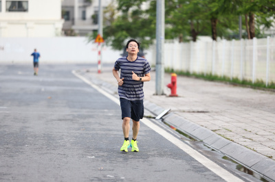 Photo Happy Feet Long Run - The Manor Central Park tuan 56