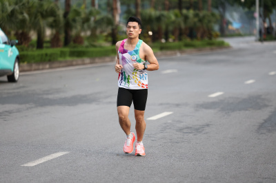 Photo Happy Feet Long Run - The Manor Central Park tuan 56