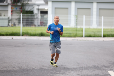 Photo Happy Feet Long Run - The Manor Central Park tuan 56