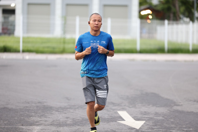 Photo Happy Feet Long Run - The Manor Central Park tuan 56