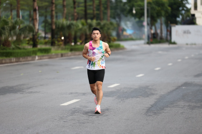 Photo Happy Feet Long Run - The Manor Central Park tuan 56